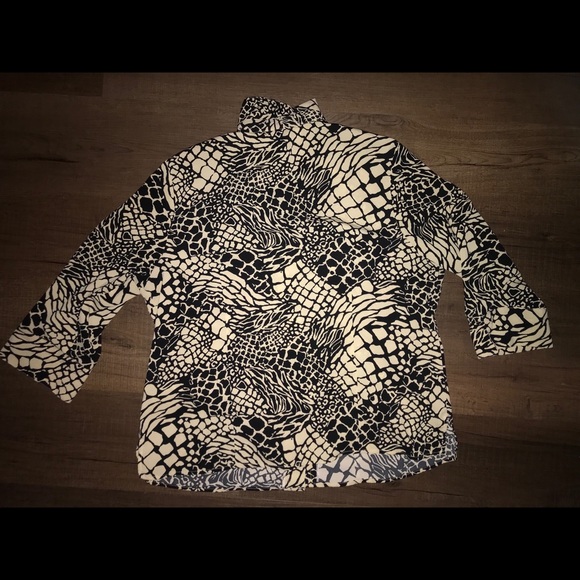 Joanna Petite Button Down Blouse, Size PXL - Picture 4 of 5